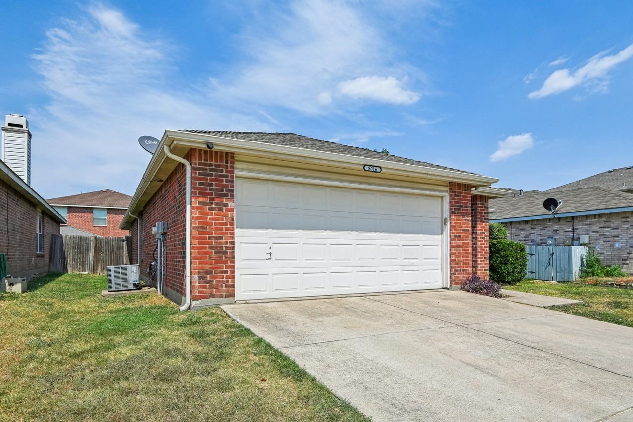 9016 Napa Valley Trl - Photo 3 of 32