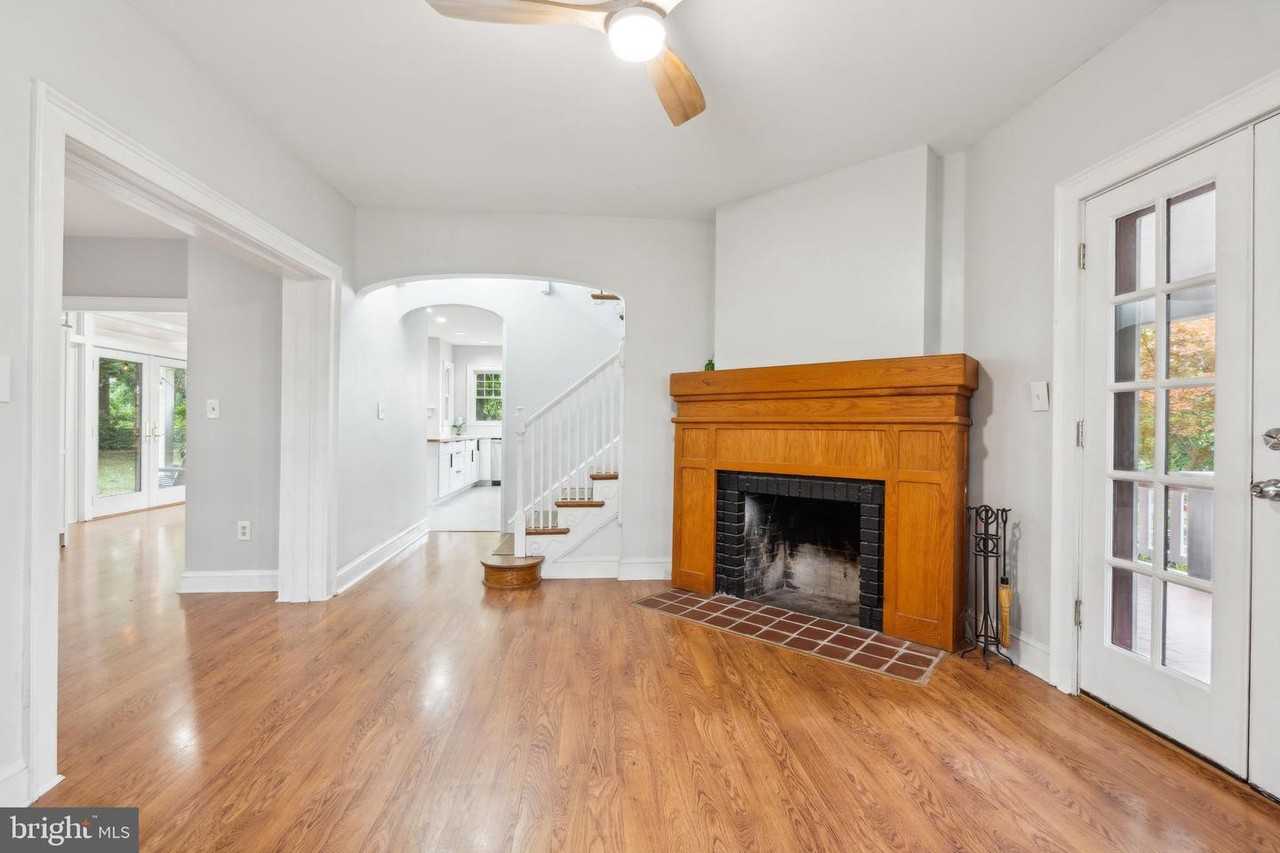 2114 N Pollard St - Photo 2 of 37