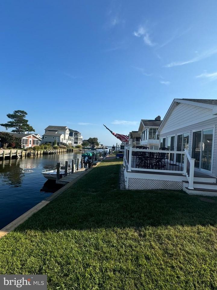 38199 Keenwik Rd - Photo 2 of 36