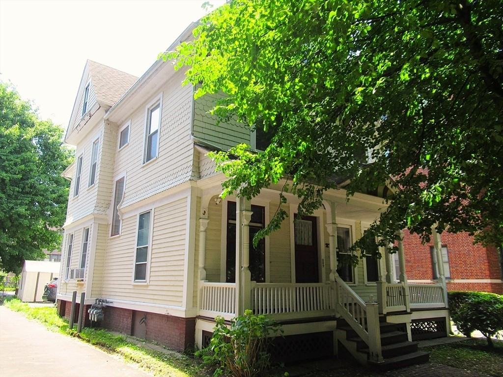 27 Salem St Apt 3 - Photo 2 of 15