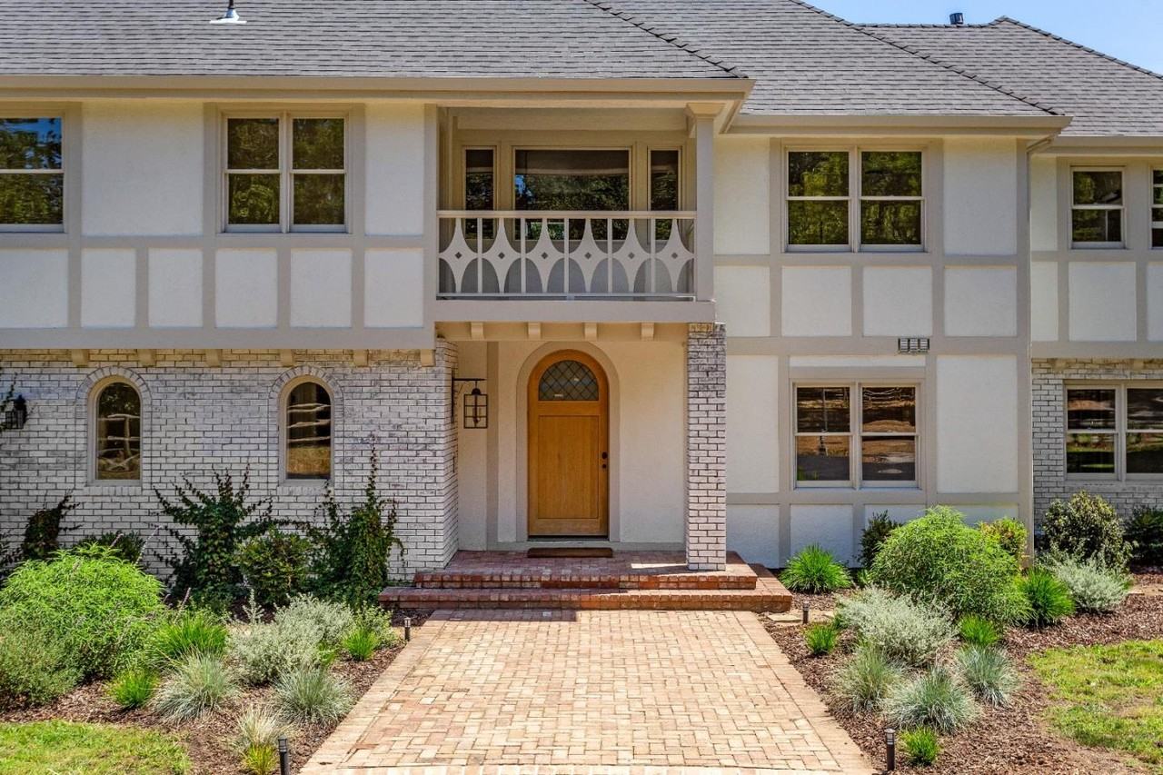 4175 Woodside Rd - Photo 3 of 13