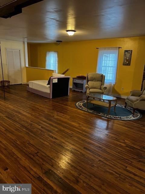 302B W Main St - Photo 3 of 9