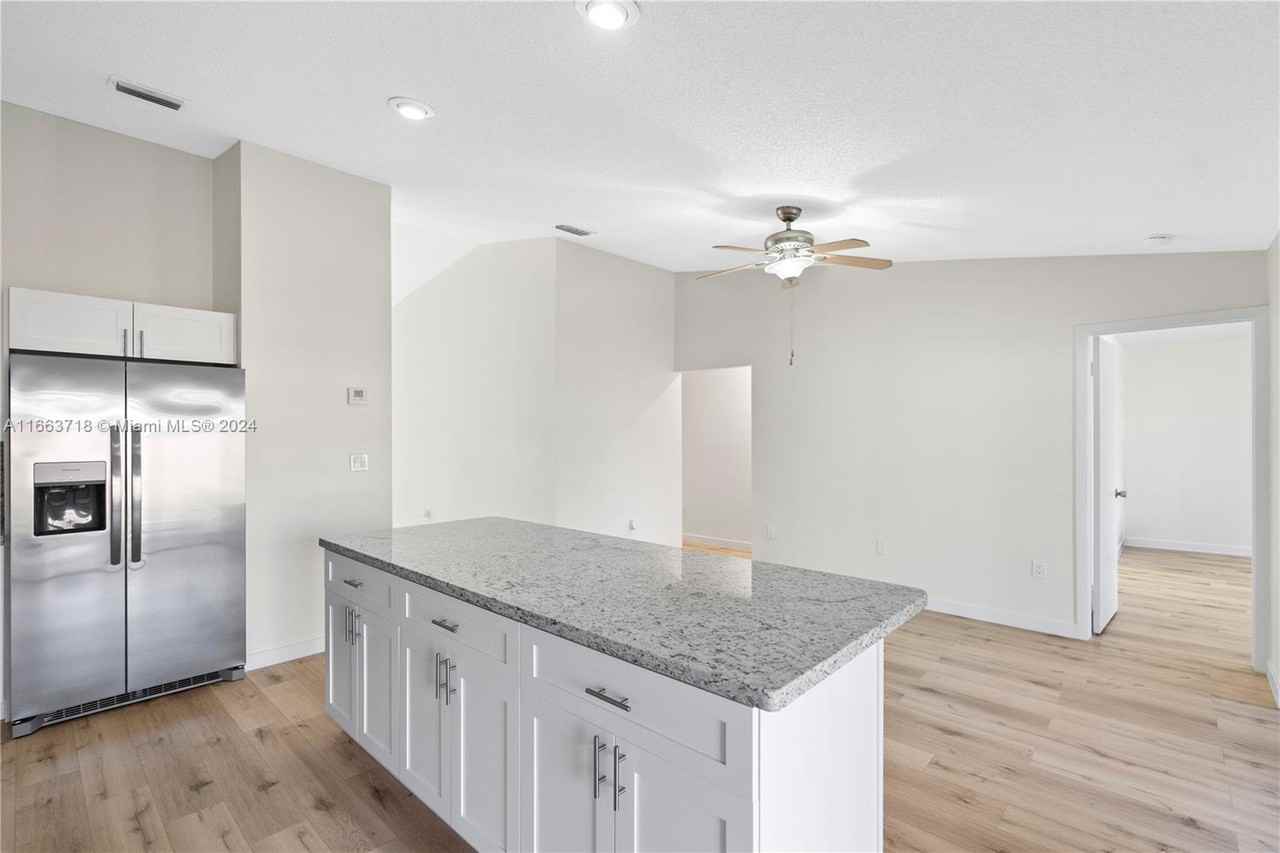1750 Sw 137th Pl - Photo 2 of 25