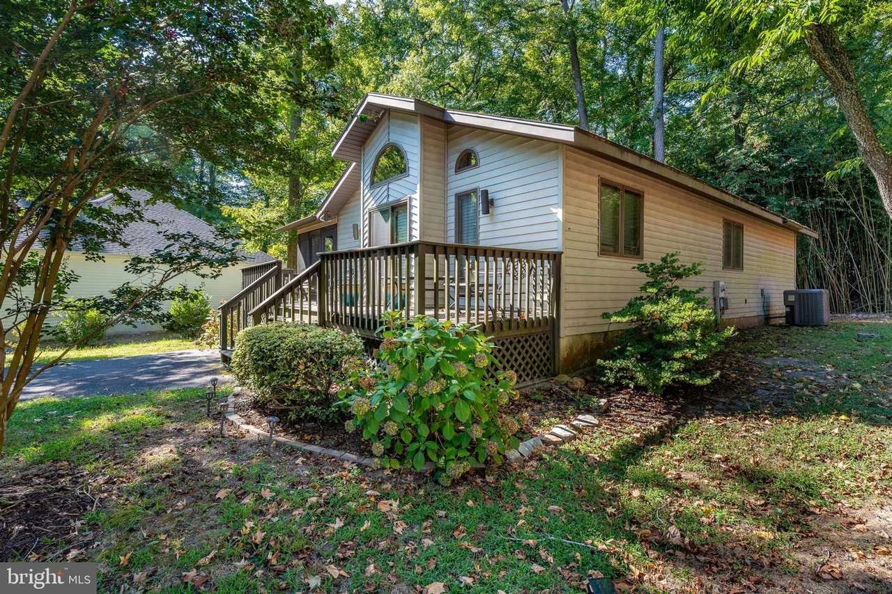 122 Nottingham Ln - Photo 3 of 26