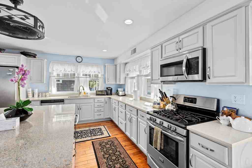 92 Marion Rd Uppr - Photo 2 of 33