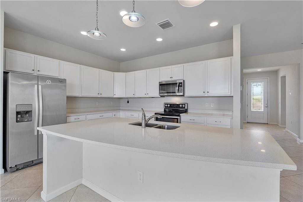 4416 Owens Way - Photo 2 of 35