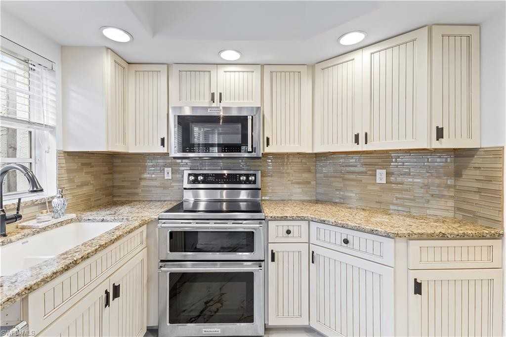 13601 Worthington Way - Photo 3 of 20