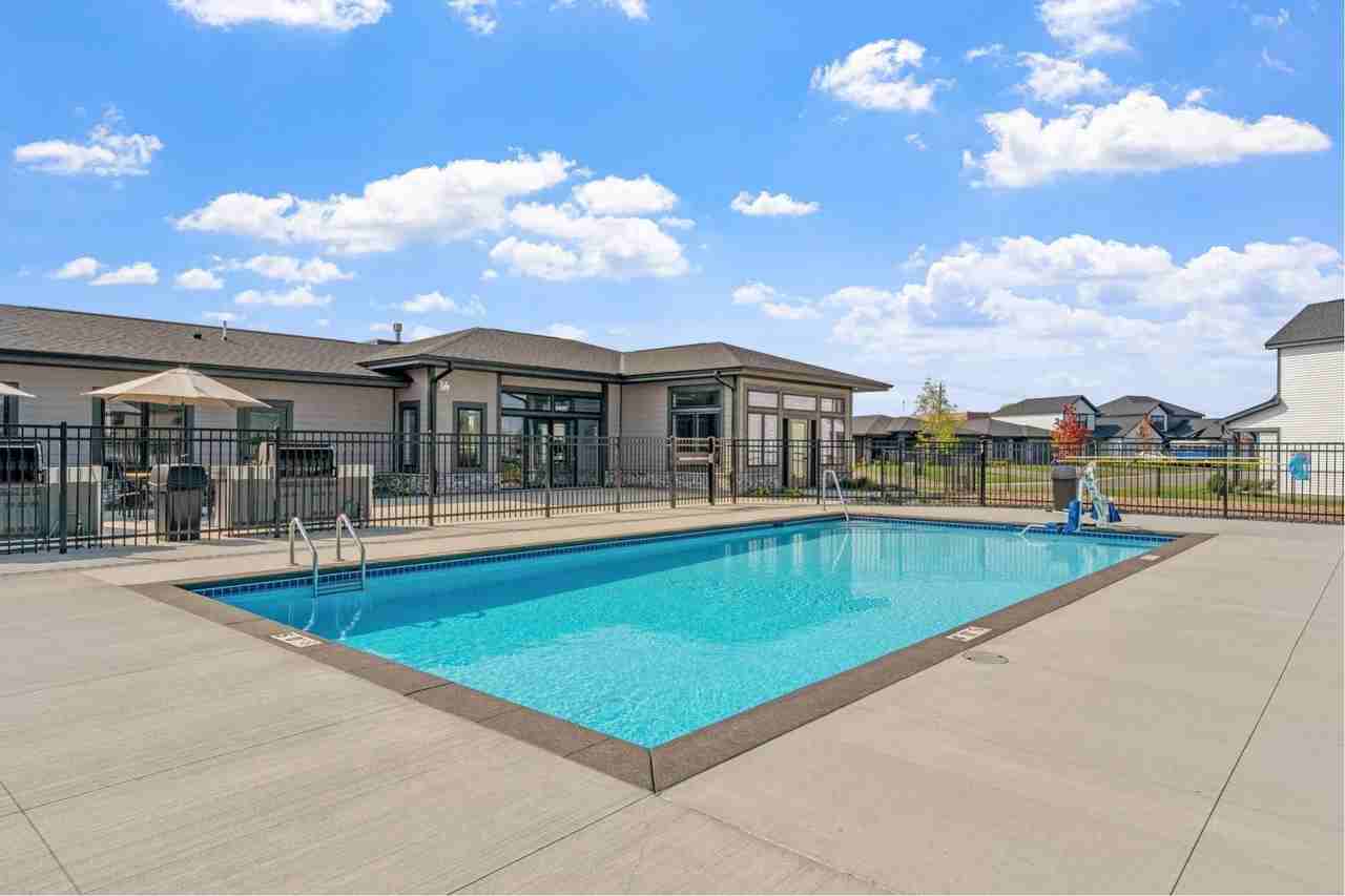 11350 51st St Ne - Photo 2 of 6