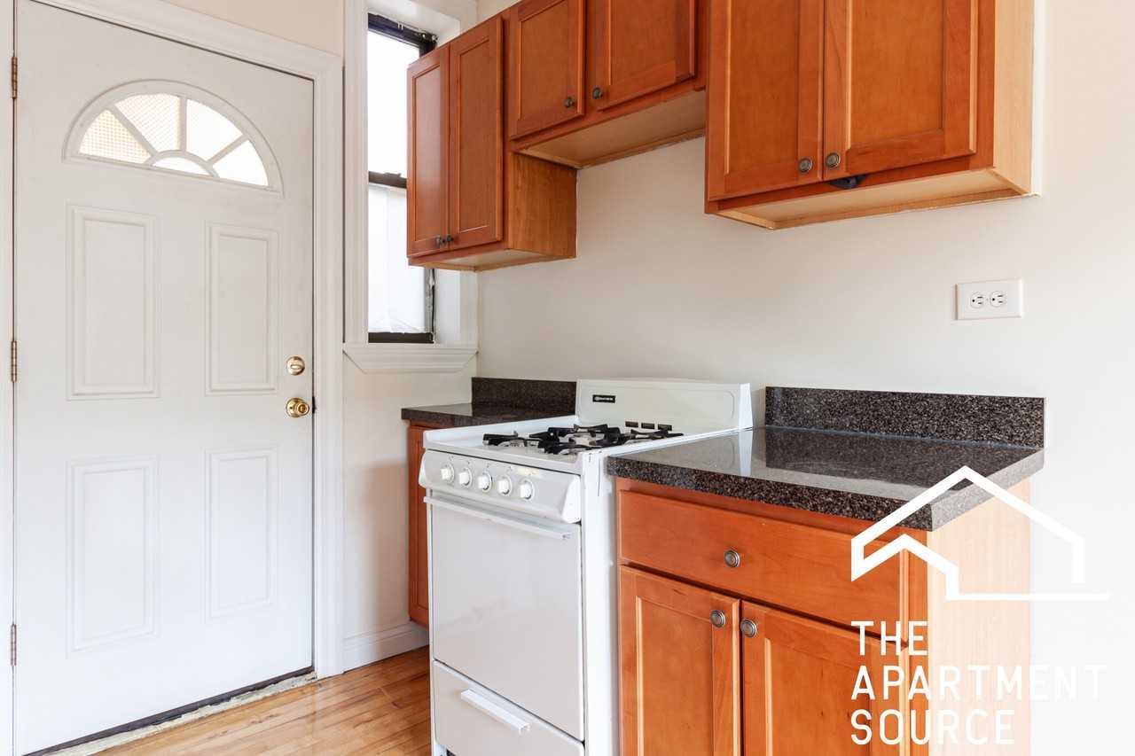 N Fremont St #E1 - Photo 3 of 11