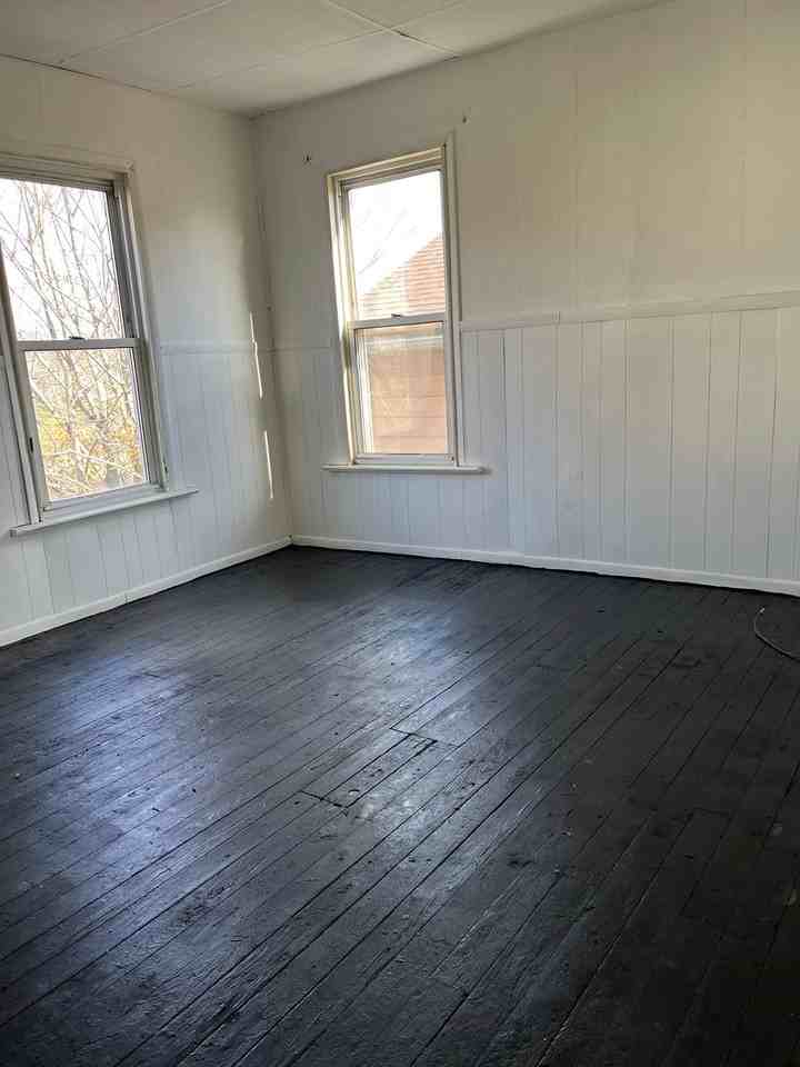 115 Scharlotte Ave - Photo 2 of 12