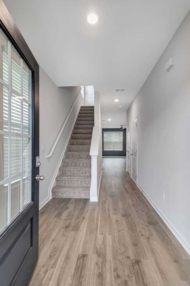 4123 Feetham Dr - Photo 4 of 33