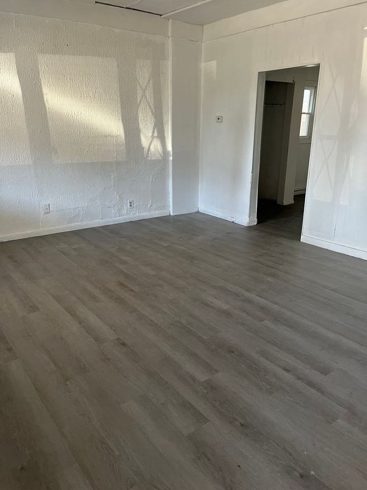 1131 Oakgrove Ave - Photo 2 of 12