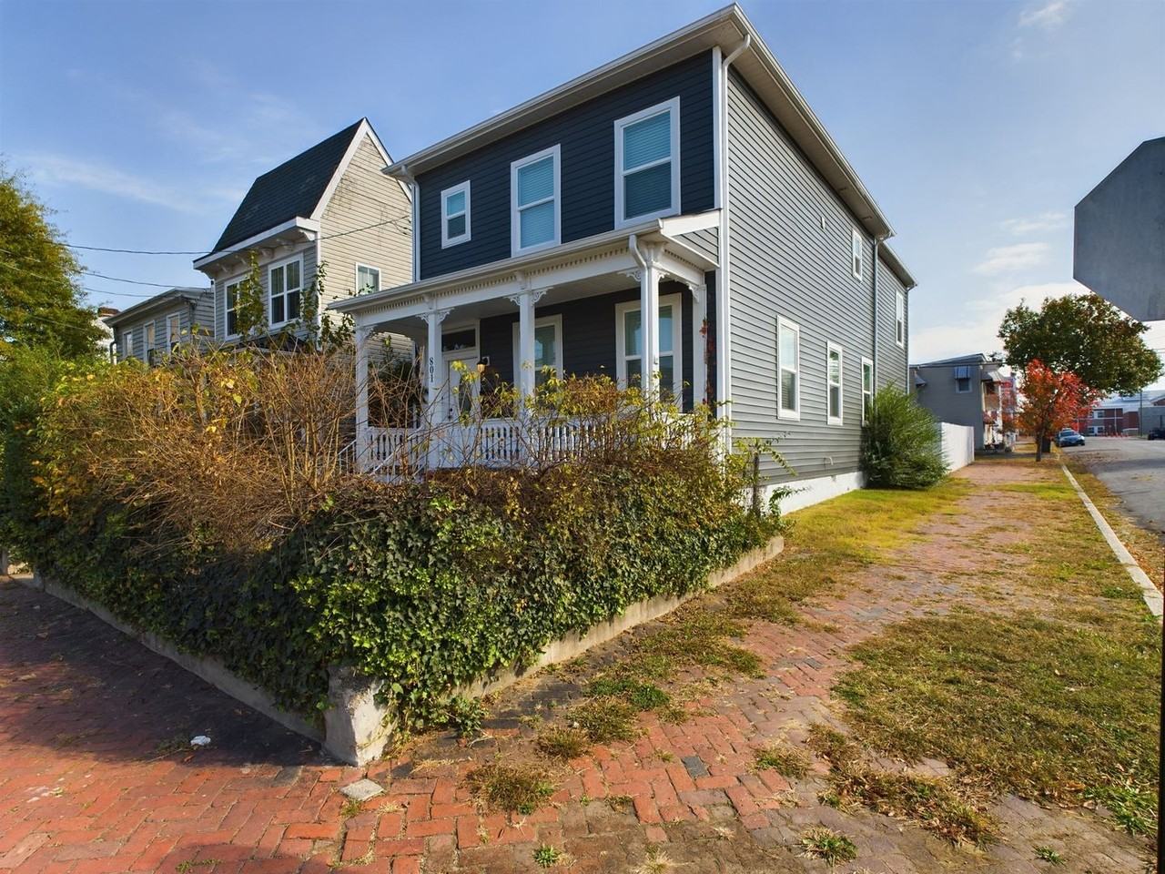 801 N 26th St - Photo 2 of 30