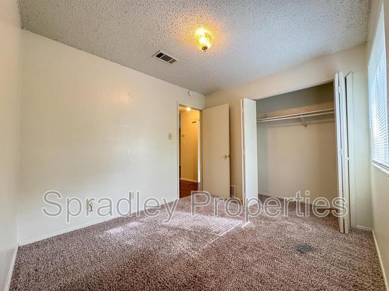 2024A S 15th St - Photo 6 of 9