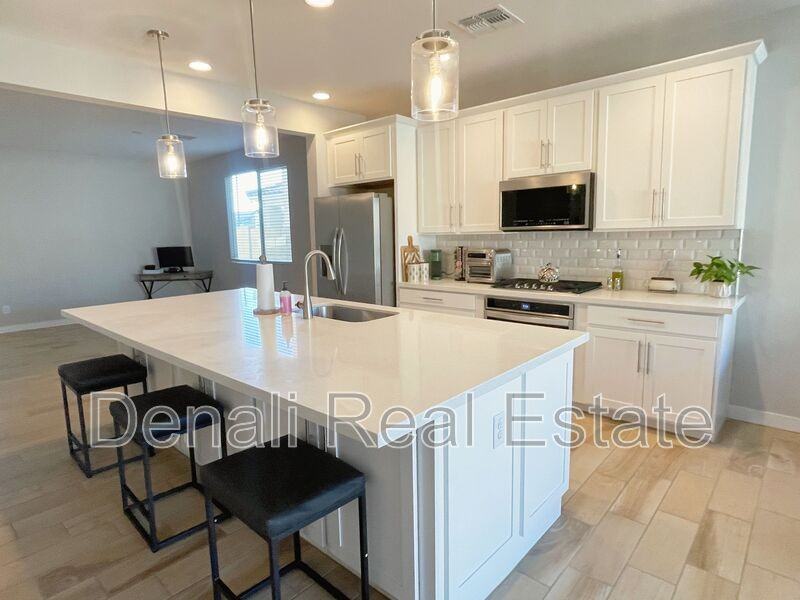 13358 N 173rd Ln - Photo 3 of 28