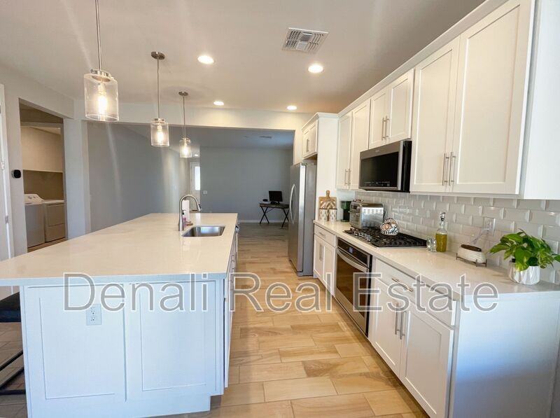 13358 N 173rd Ln - Photo 5 of 28