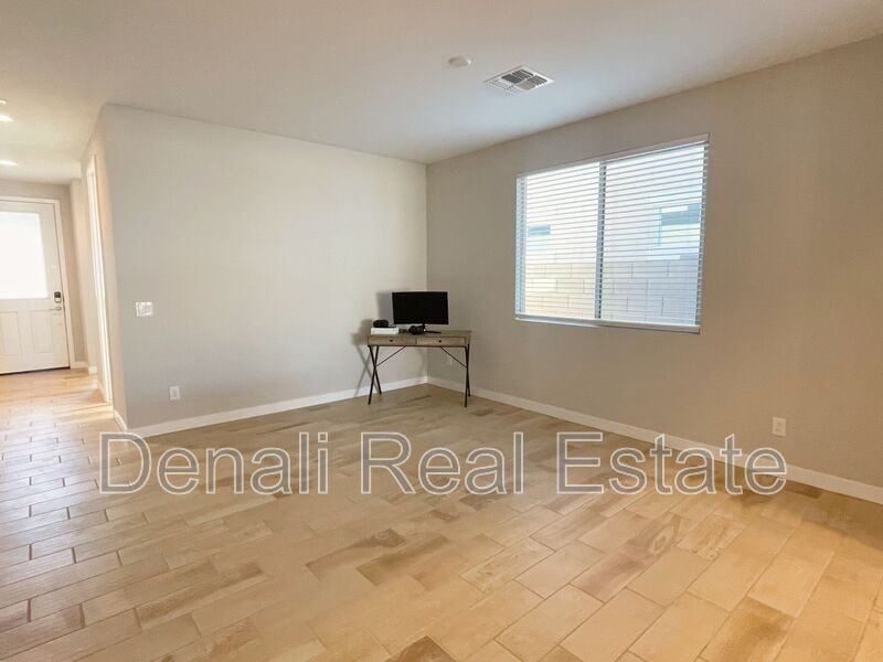 13358 N 173rd Ln - Photo 6 of 28