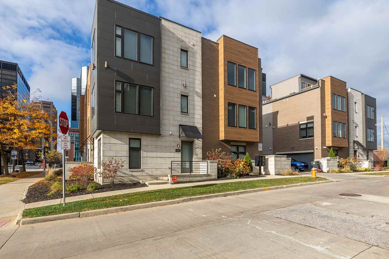 1462 E 14th St - Photo 2 of 29