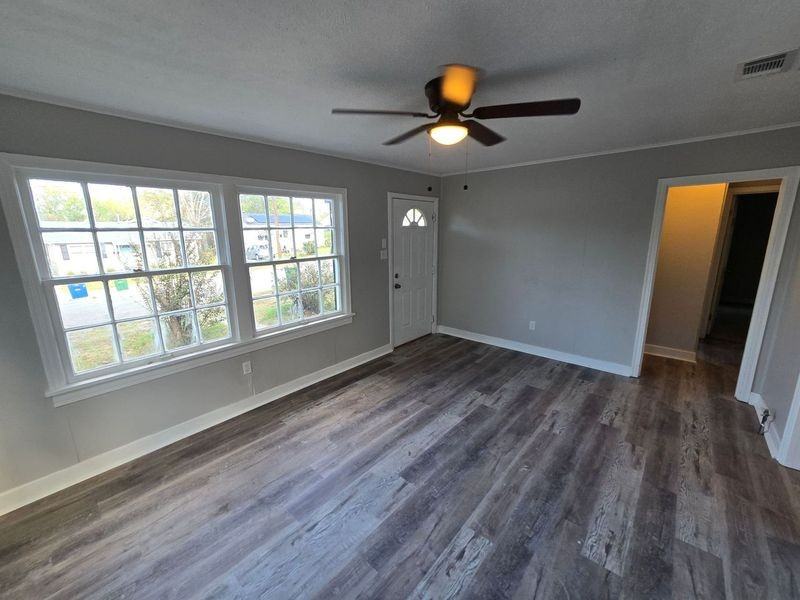 1514 W 36th St - Photo 2 of 11