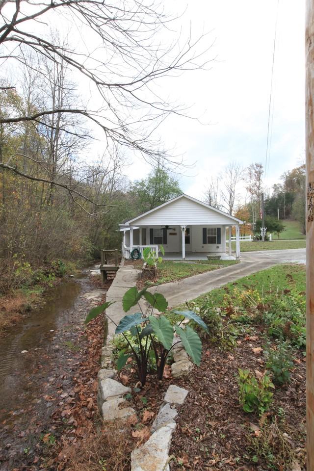 1116 Je Sartain Rd - Photo 2 of 32