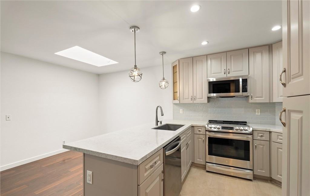 5190 E Colorado St - Photo 2 of 9