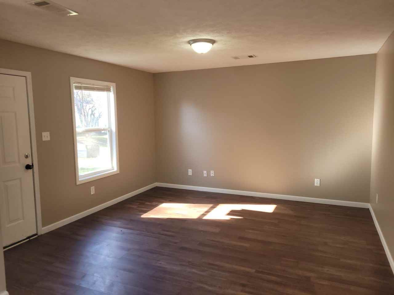 1208 Phillips St - Photo 2 of 14