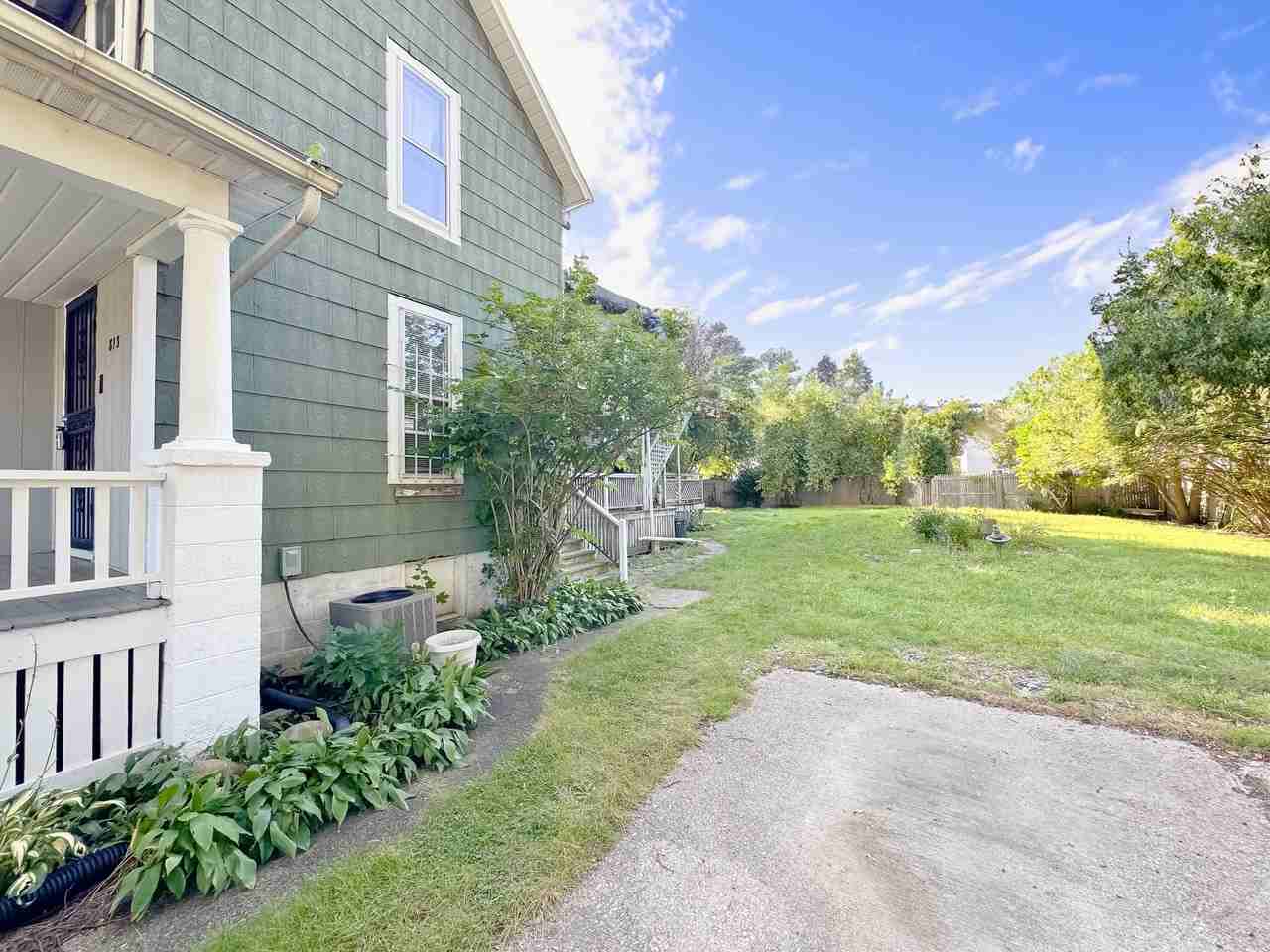 813 N Bond St - Photo 2 of 33