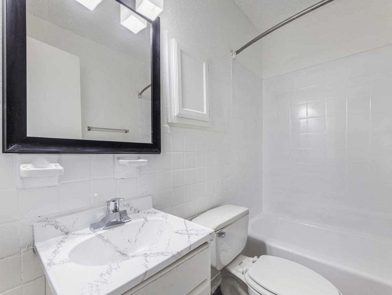 Emerald Point Apartments - Photo 4 of 5