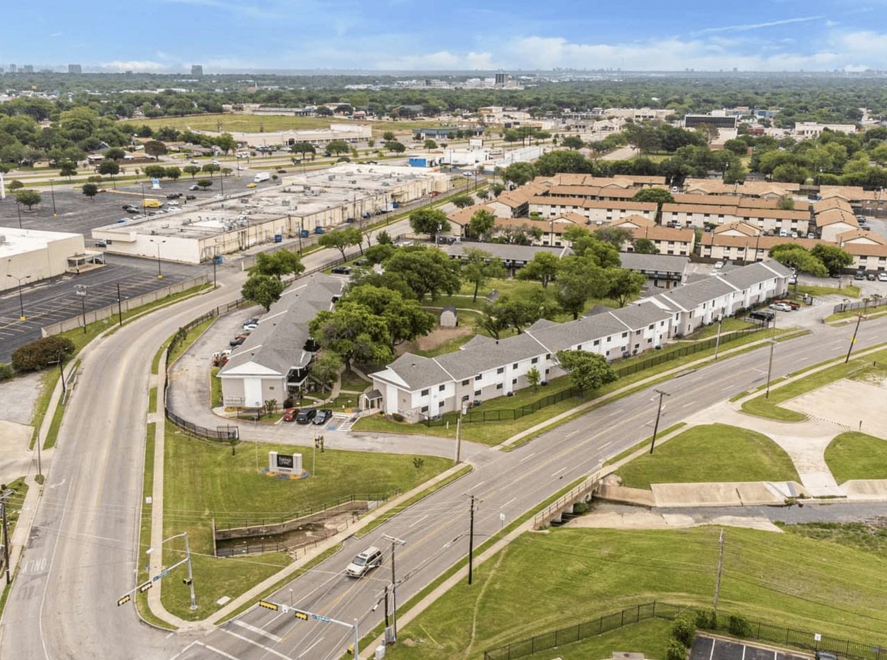 Emerald Point Apartments - Photo 2 of 5