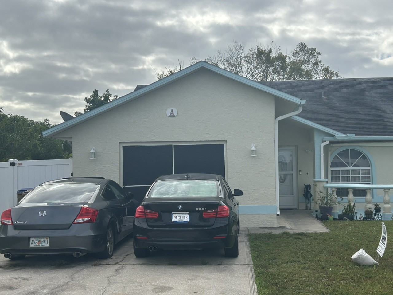 1100 Normandy Dr - Photo 3 of 5