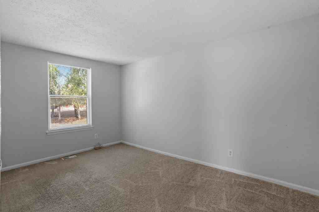 2302 Greenwood Dr #1 - Photo 3 of 19