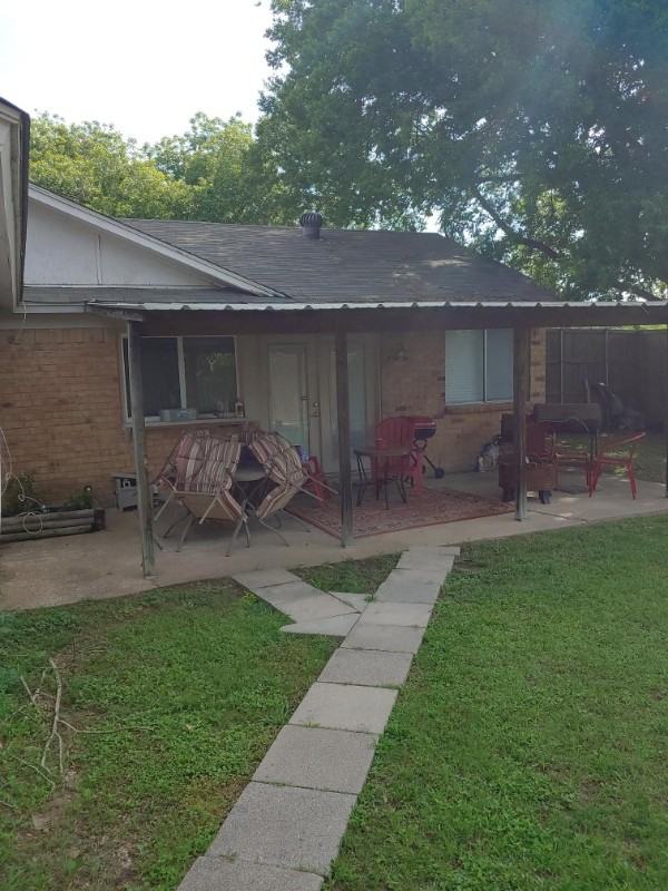 1733 Crystal Way - Photo 2 of 16