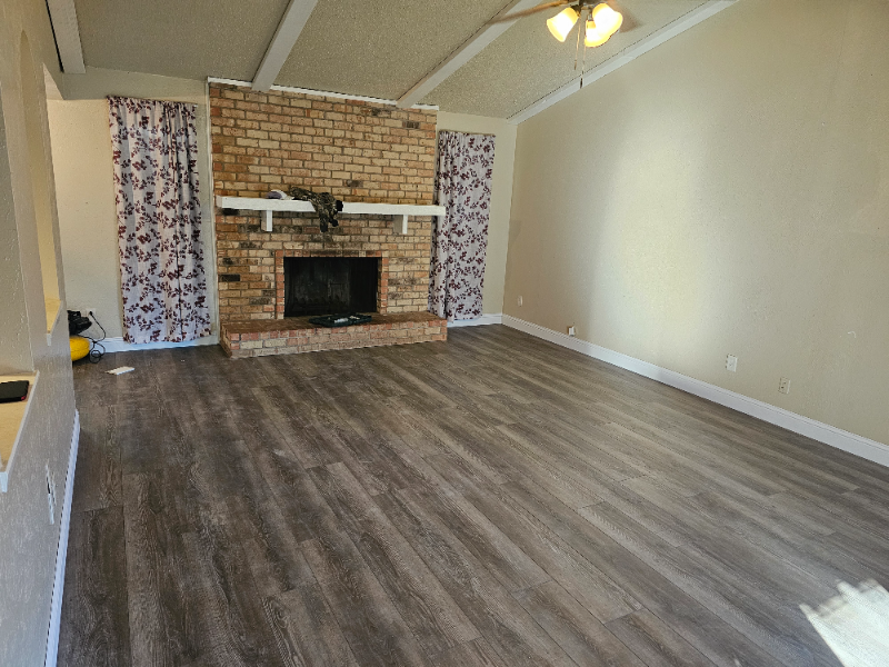 1733 Crystal Way - Photo 5 of 16