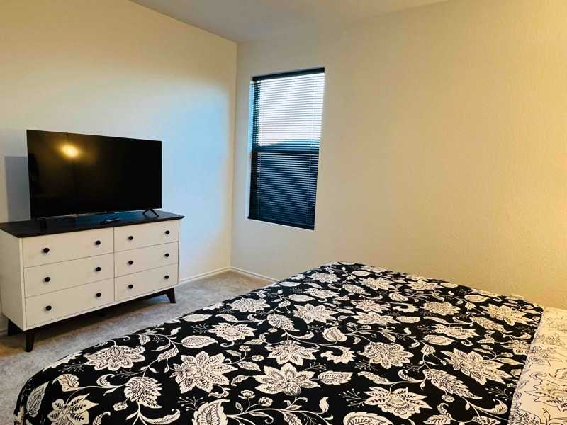 134 Maravillas Bend - Photo 3 of 10