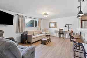 featured image of 1019 2nd St W #2