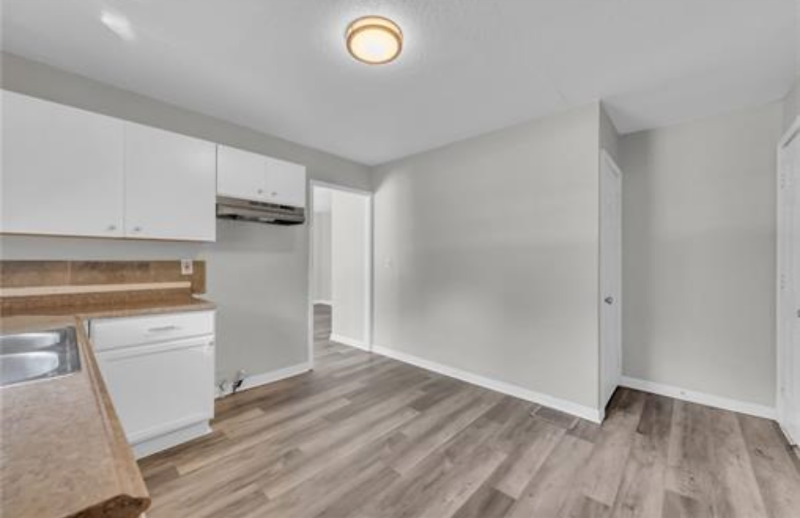 5733 Jackson Avenue - Photo 2 of 10