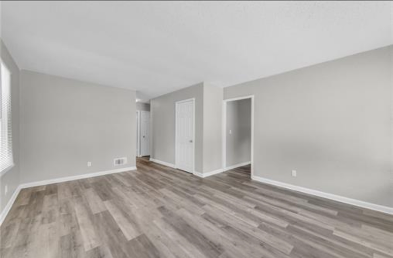 5733 Jackson Avenue - Photo 4 of 10