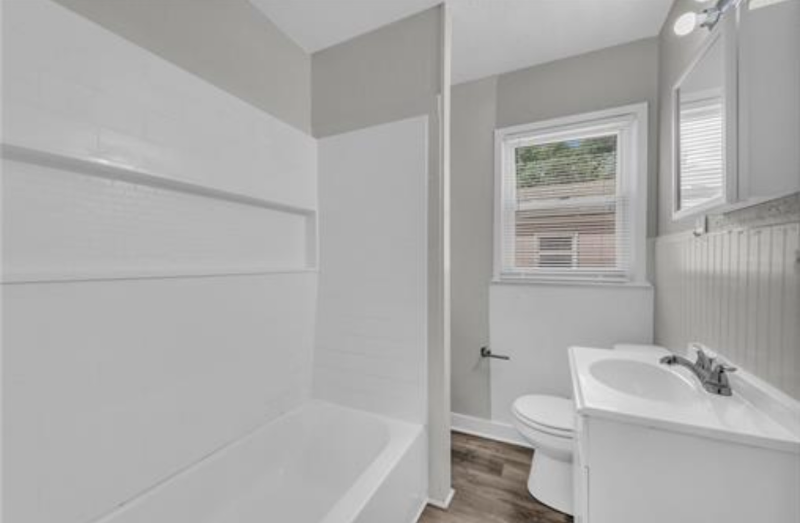 5733 Jackson Avenue - Photo 7 of 10