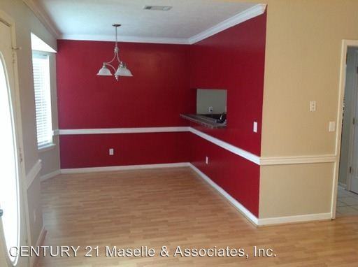 2036 Fox Cove E - Photo 2 of 11