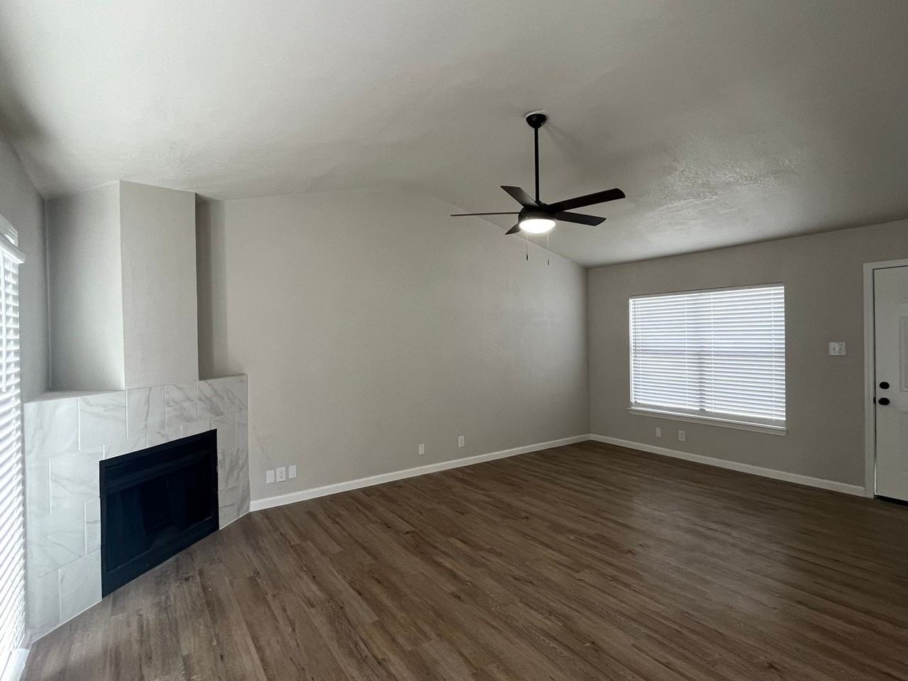 4010 Sunrise Bluff Dr - Photo 6 of 38
