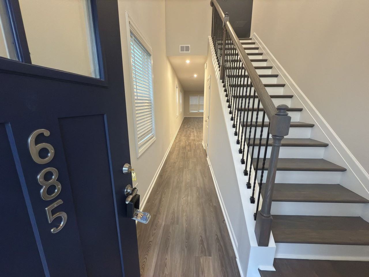 685 Count Fleet Ct - Photo 2 of 19