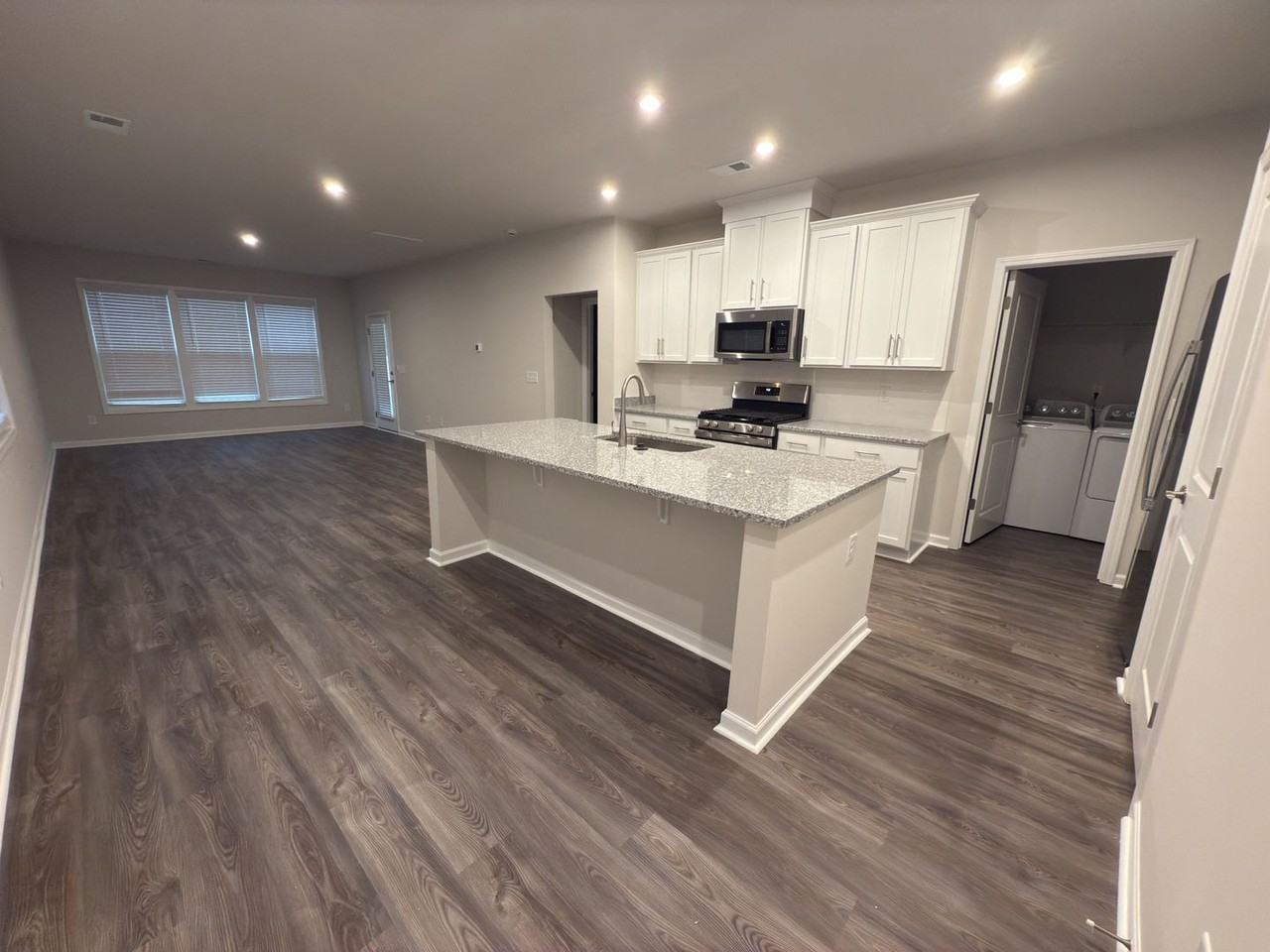 685 Count Fleet Ct - Photo 3 of 19