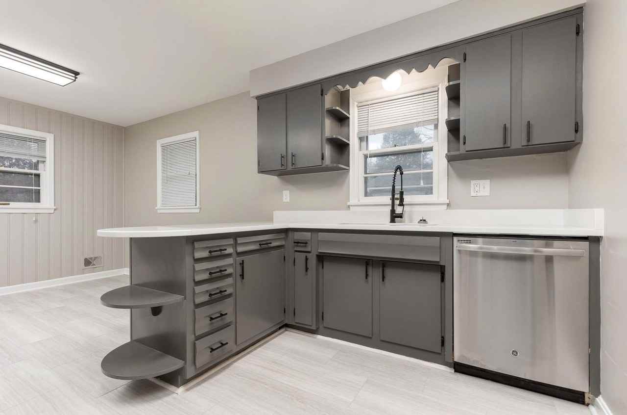 1411 Herr Ln - Photo 5 of 35