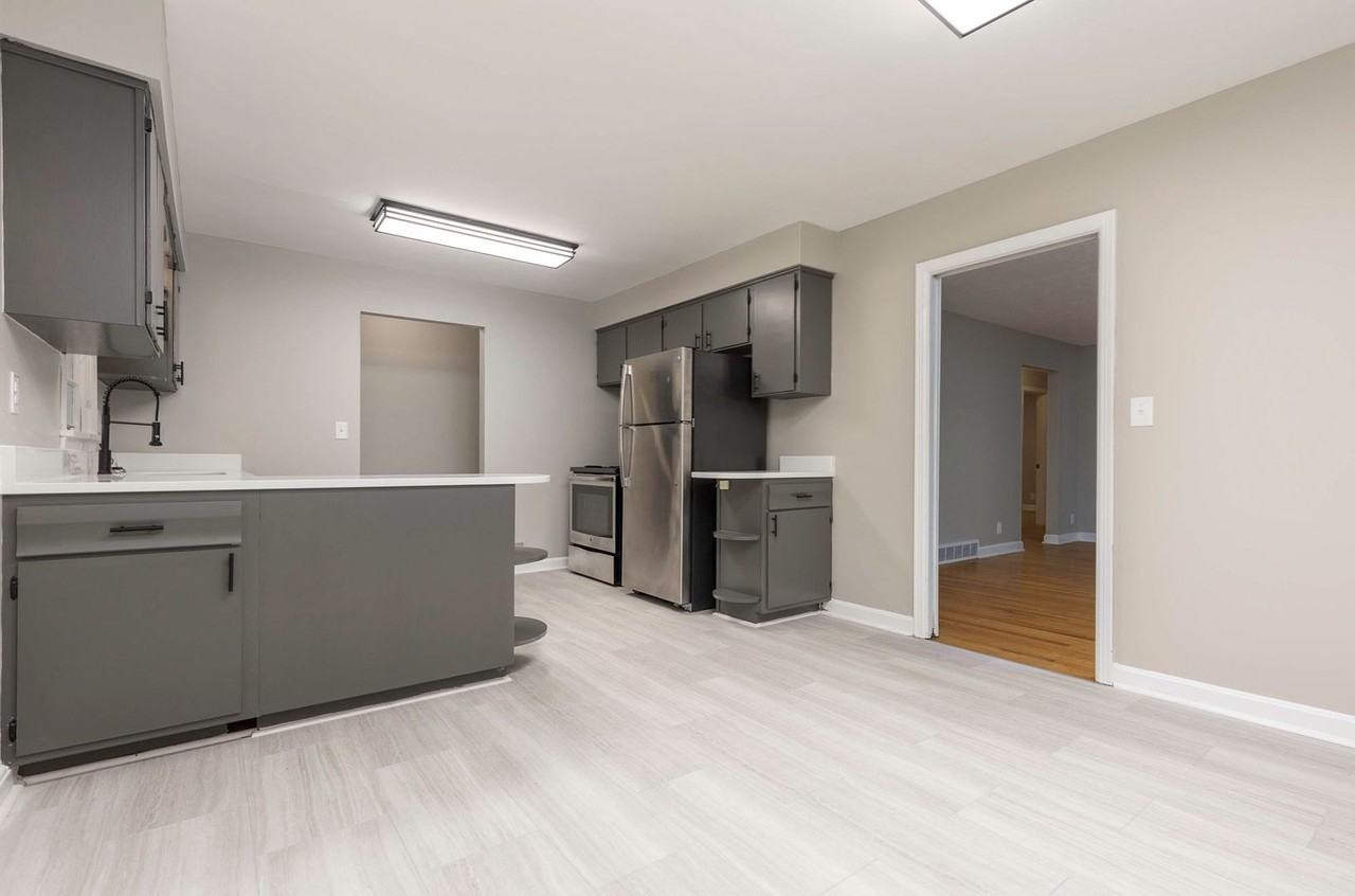 1411 Herr Ln - Photo 6 of 35