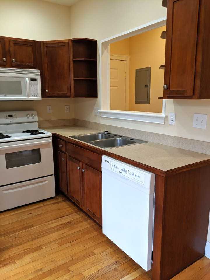 6 E Market St - Photo 7 of 12