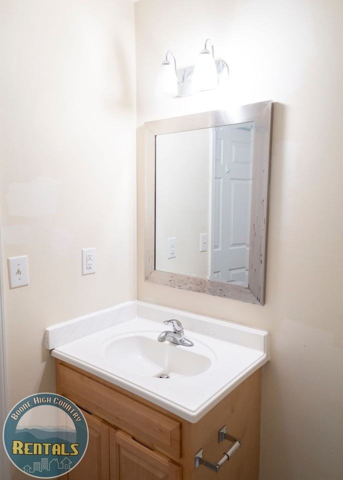 Trapper's Keep 1 - Photo 4 of 20