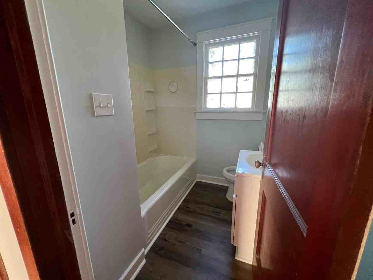 202 Hamilton Ave - Photo 5 of 6