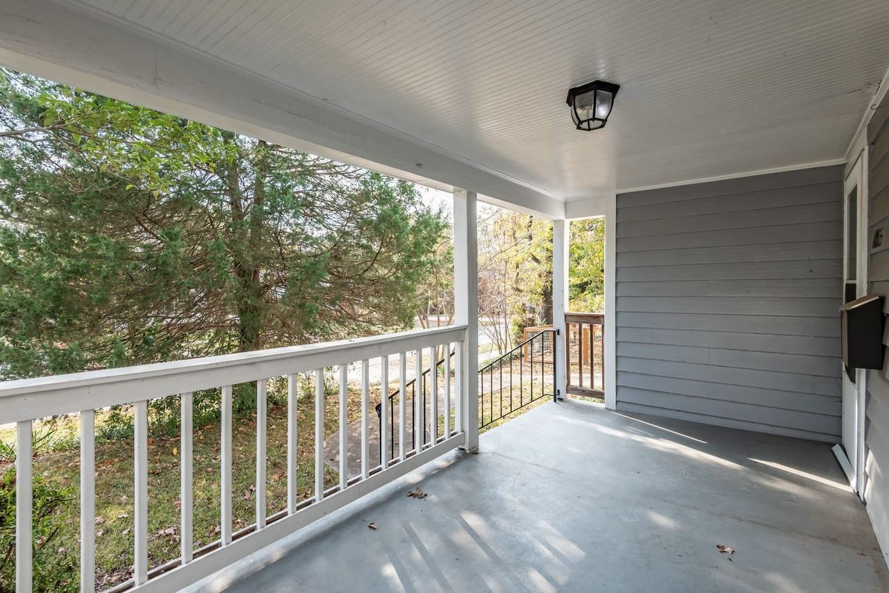 105 E Club Blvd - Photo 3 of 17