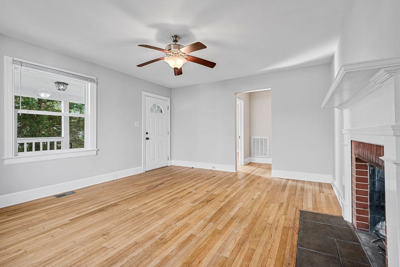 105 E Club Blvd - Photo 5 of 17