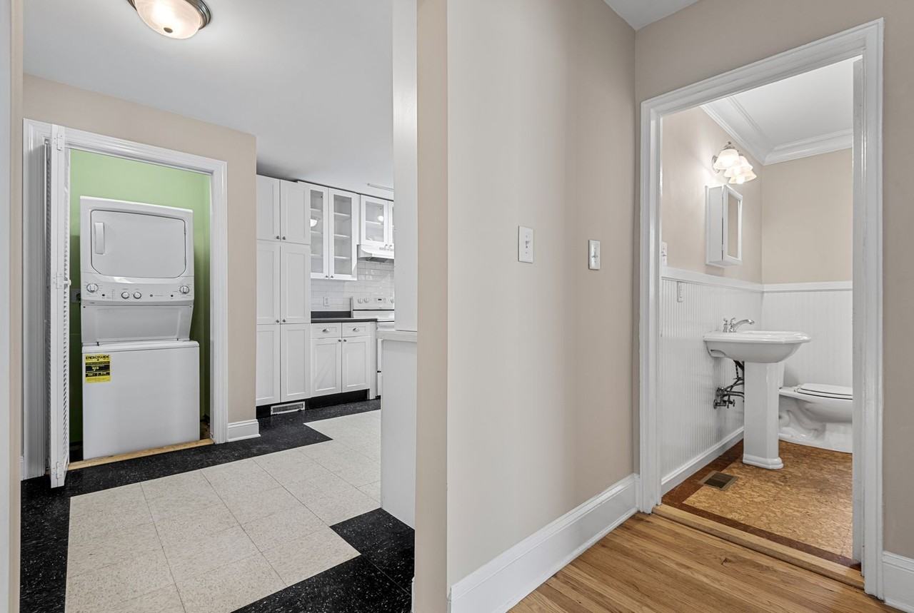 105 E Club Blvd - Photo 7 of 17